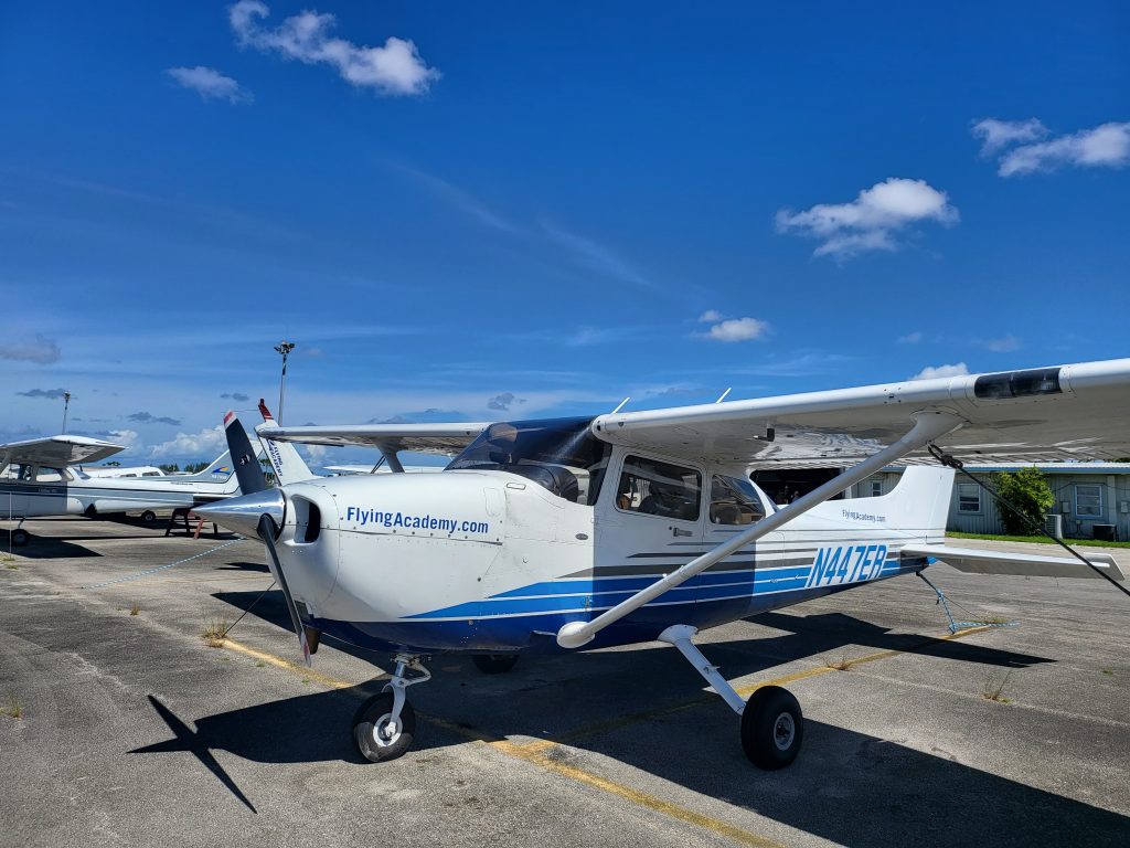 Press Release: Cessna 172 SP G1000 – Flying Academy | Professional ...