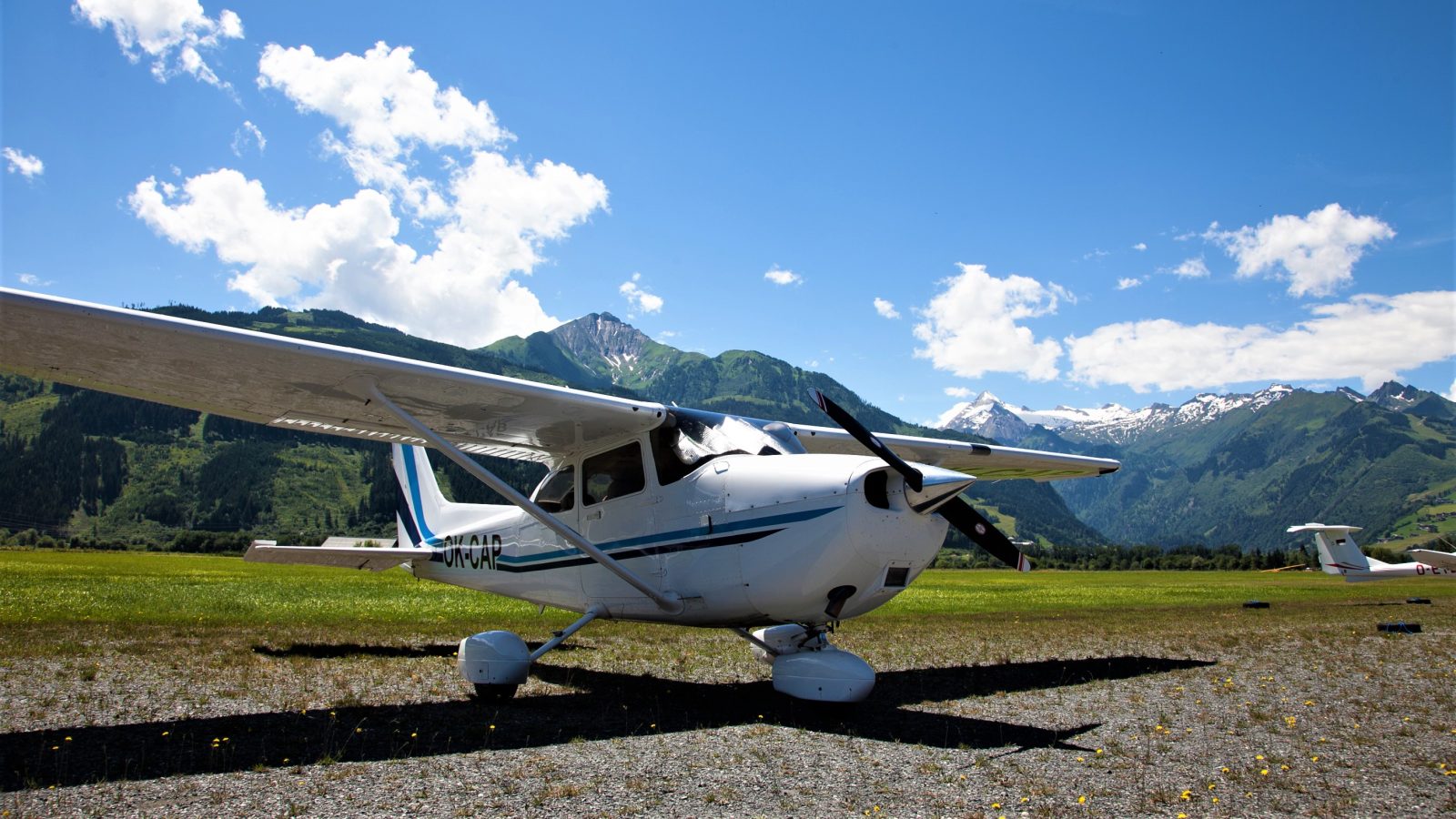 Cessna 172 G1000 Prague Flying Academy Professional Pilot Training